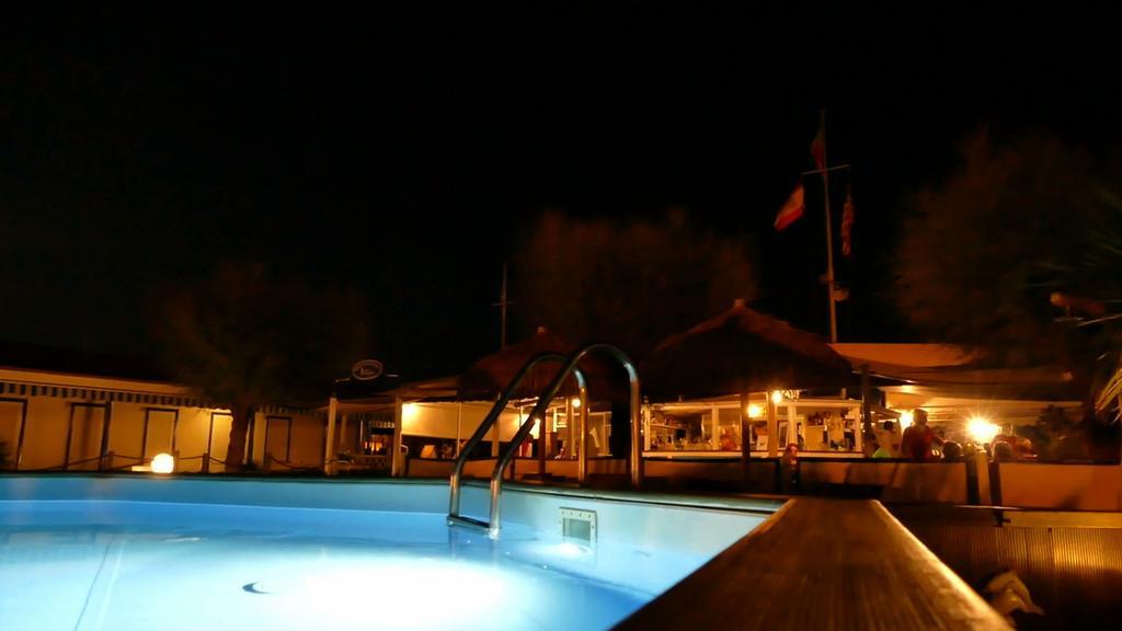 Bed & Breakfast Venezia Marina Di Carrara Bagian luar foto