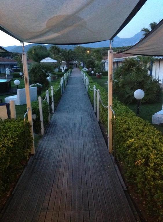Bed & Breakfast Venezia Marina Di Carrara Bagian luar foto