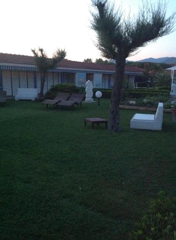 Bed & Breakfast Venezia Marina Di Carrara Bagian luar foto
