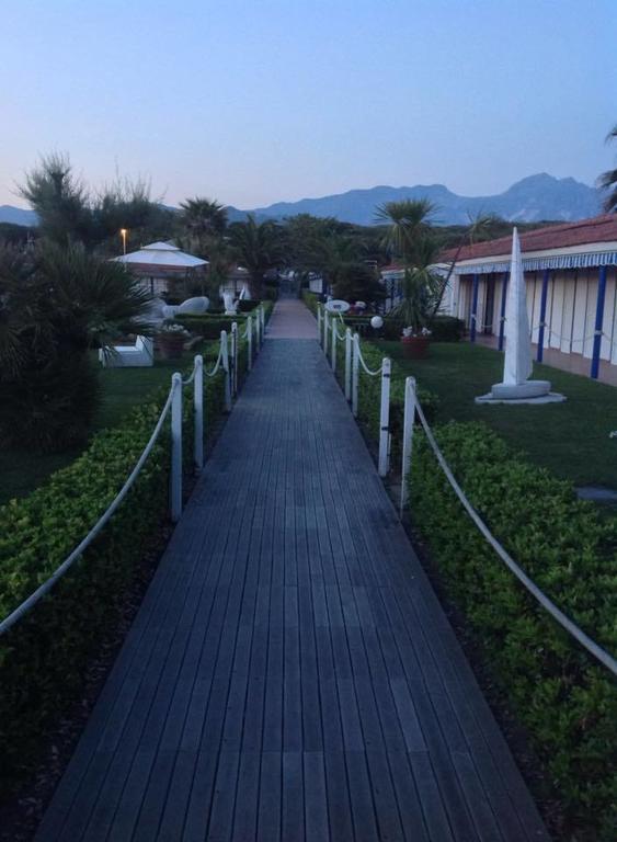 Bed & Breakfast Venezia Marina Di Carrara Bagian luar foto