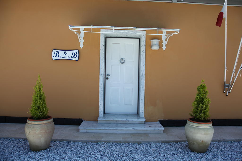 Bed & Breakfast Venezia Marina Di Carrara Bagian luar foto