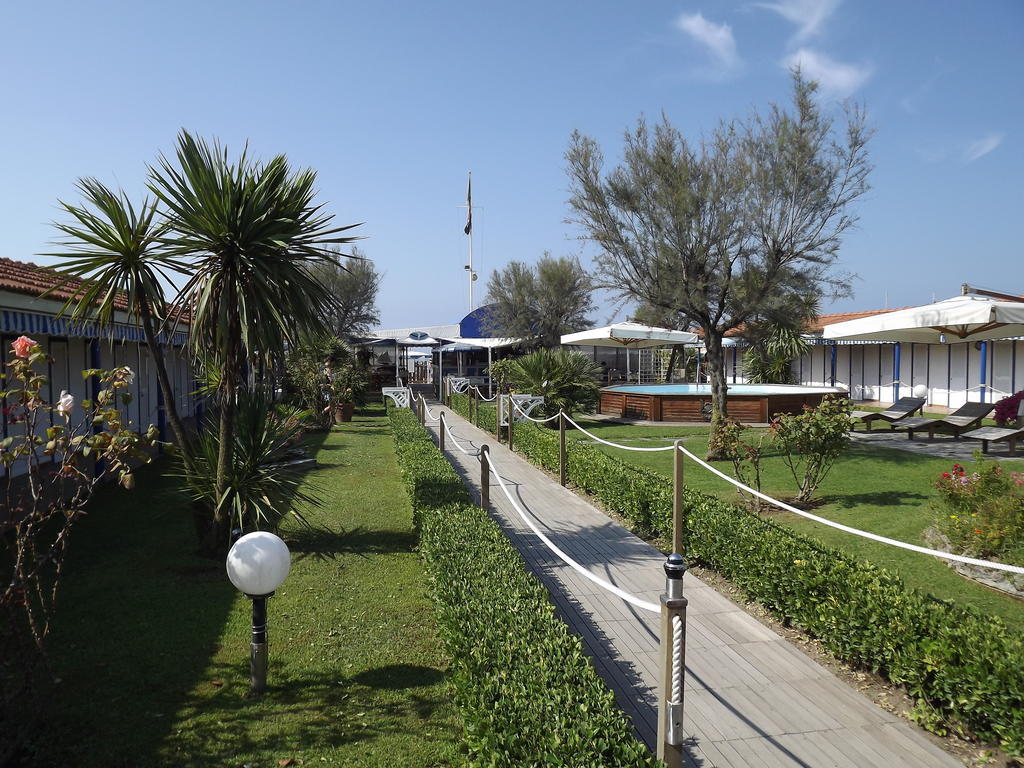 Bed & Breakfast Venezia Marina Di Carrara Bagian luar foto
