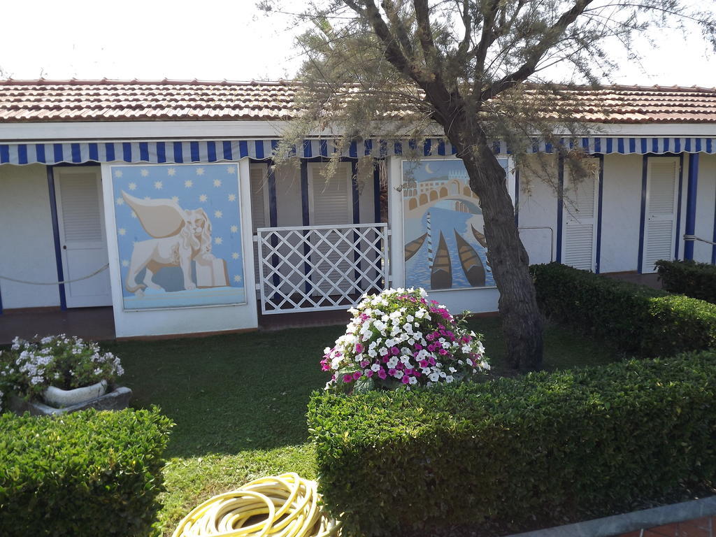 Bed & Breakfast Venezia Marina Di Carrara Bagian luar foto