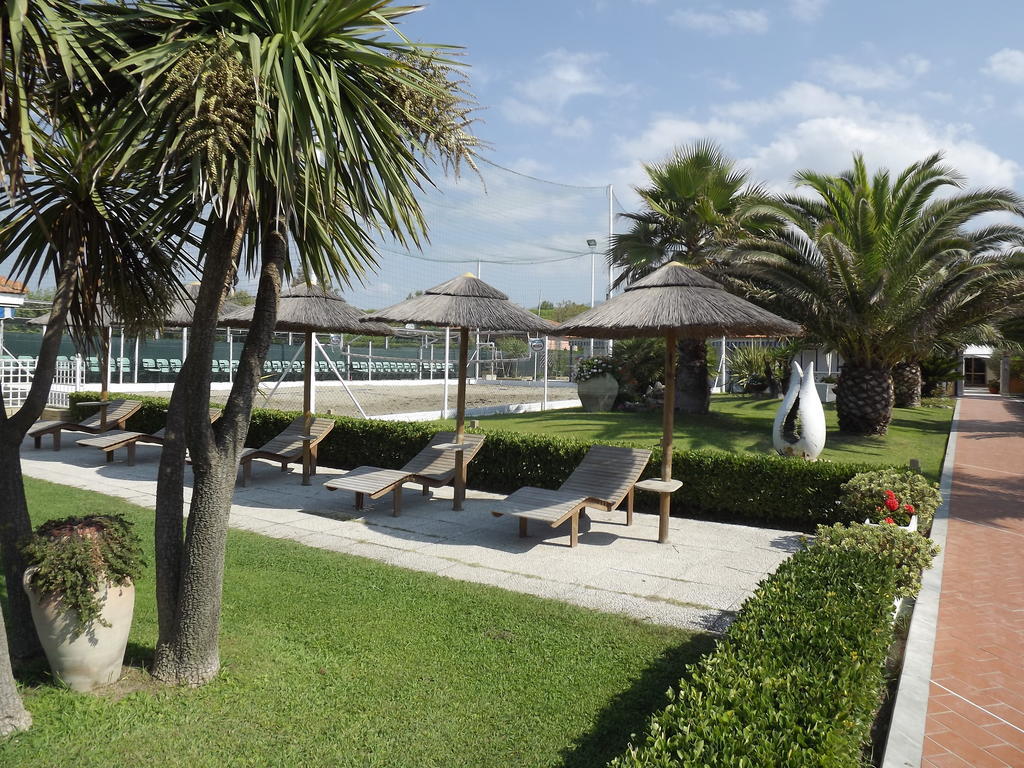 Bed & Breakfast Venezia Marina Di Carrara Bagian luar foto