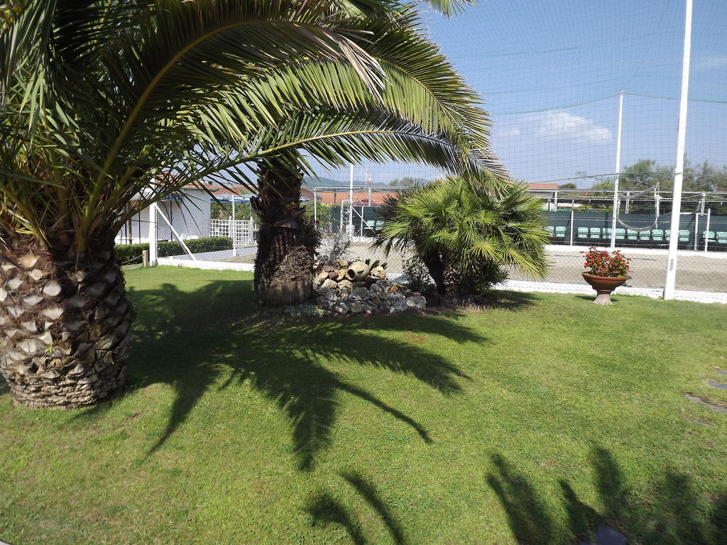 Bed & Breakfast Venezia Marina Di Carrara Bagian luar foto
