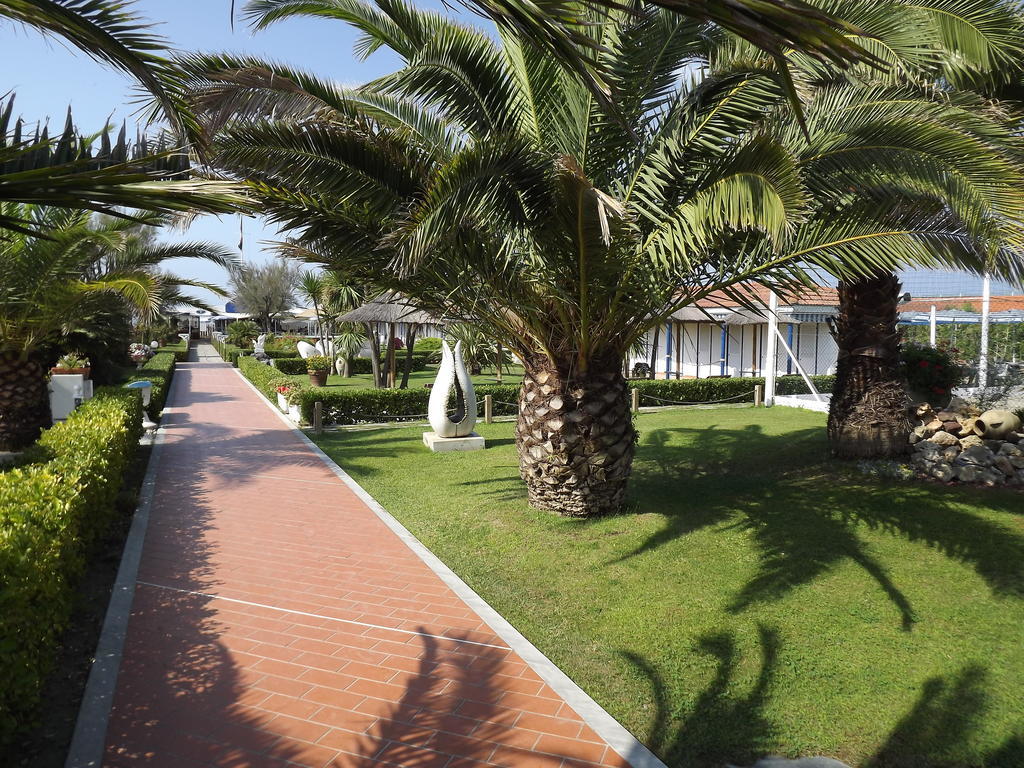 Bed & Breakfast Venezia Marina Di Carrara Bagian luar foto