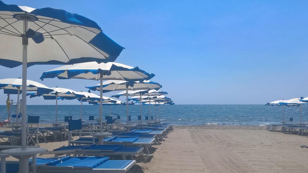 Bed & Breakfast Venezia Marina Di Carrara Bagian luar foto